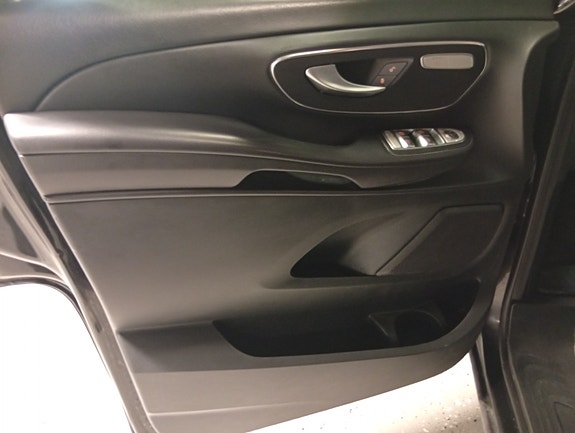 Mercedes-Benz V220 d 24 of 30