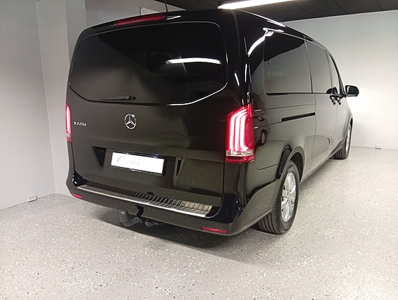 Mercedes-Benz V220 d 10 of 30