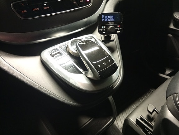 Mercedes-Benz V220 d 16 of 30