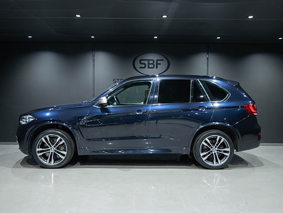 BMW X5 2 of 5