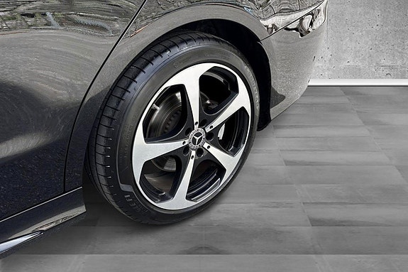 Mercedes-Benz C300 5 of 5