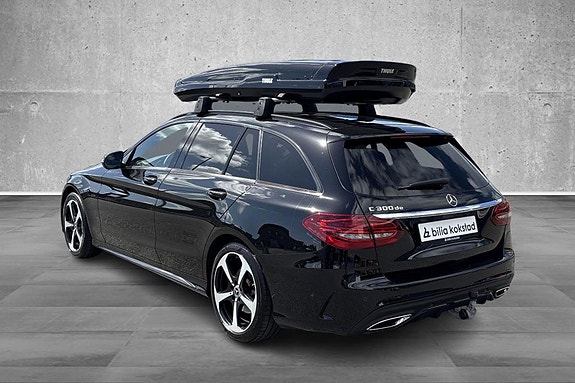 Mercedes-Benz C300 2 of 5