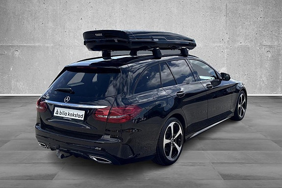 Mercedes-Benz C300 3 of 5