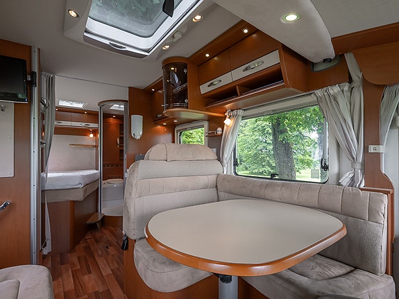 Hymer  B 554 | ALDE | PENT HOLDT | FERIEKLAR 18 of 30