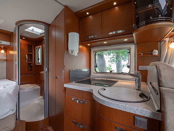 Hymer  B 554 | ALDE | PENT HOLDT | FERIEKLAR 21 of 30