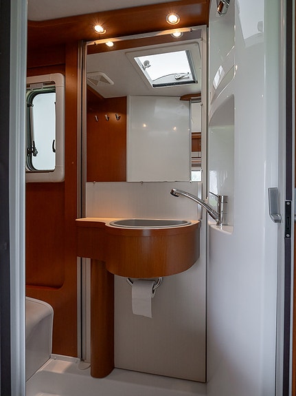 Hymer  B 554 | ALDE | PENT HOLDT | FERIEKLAR 28 of 30