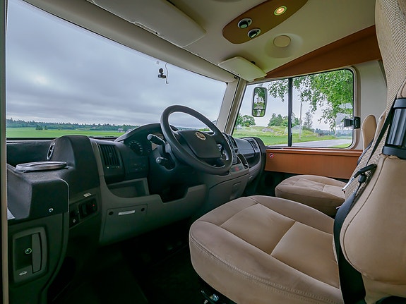 Hymer  B 554 | ALDE | PENT HOLDT | FERIEKLAR 11 of 30
