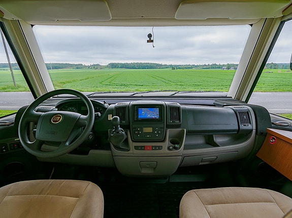 Hymer  B 554 | ALDE | PENT HOLDT | FERIEKLAR 12 of 30