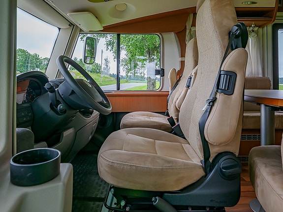 Hymer  B 554 | ALDE | PENT HOLDT | FERIEKLAR 10 of 30