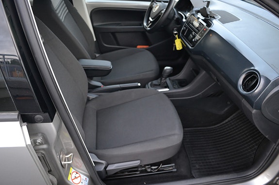 Volkswagen UP! 13 of 18
