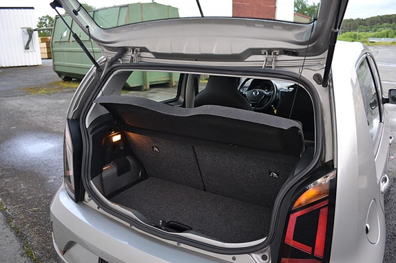 Volkswagen UP! 11 of 18