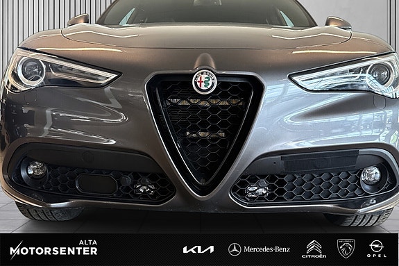 Alfa Romeo Stelvio 8 of 24