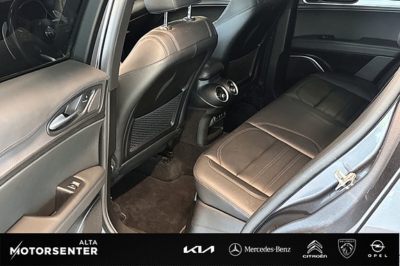 Alfa Romeo Stelvio 14 of 24