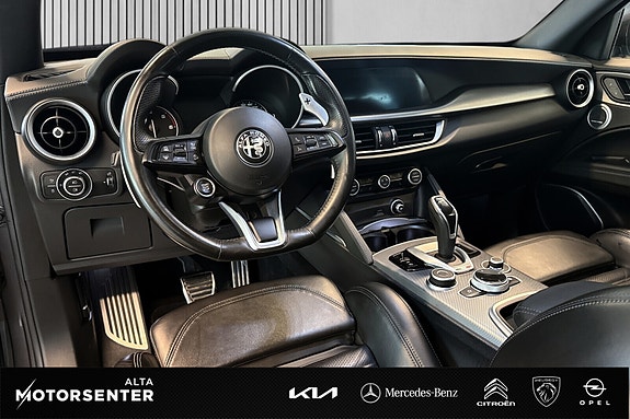 Alfa Romeo Stelvio 18 of 24
