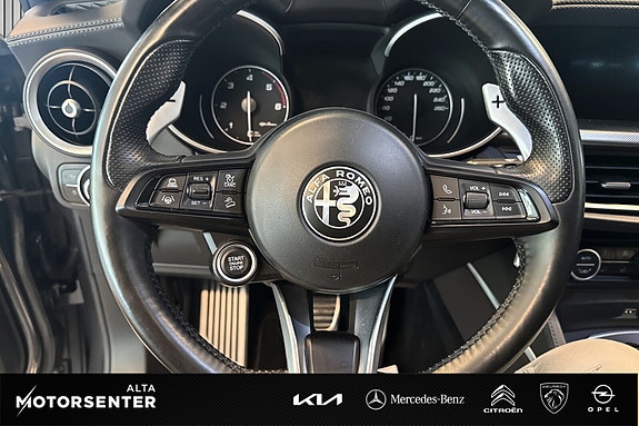 Alfa Romeo Stelvio 19 of 24