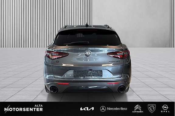 Alfa Romeo Stelvio 6 of 24