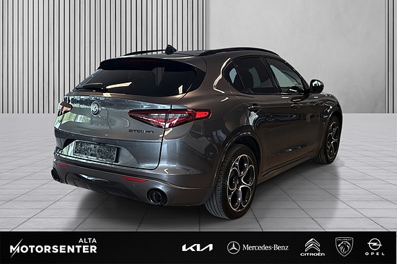 Alfa Romeo Stelvio 7 of 24