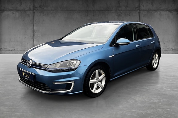 Volkswagen e-Golf VII 2 of 5