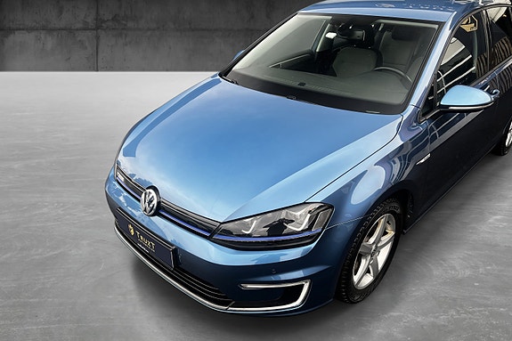 Volkswagen e-Golf VII 3 of 5