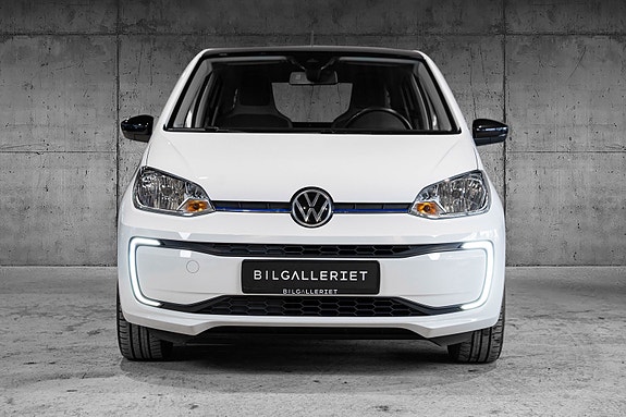 Volkswagen UP! 2 of 5