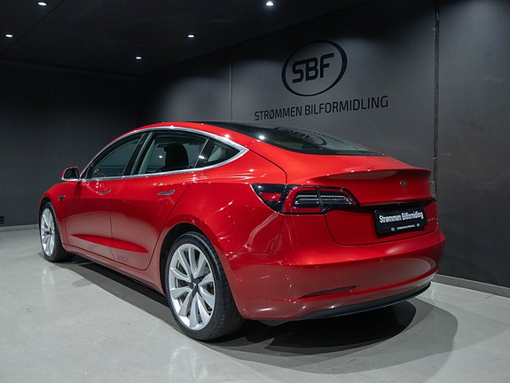 Tesla Model 3 4 of 5