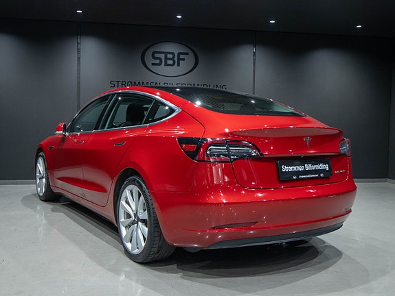 Tesla Model 3 5 of 5