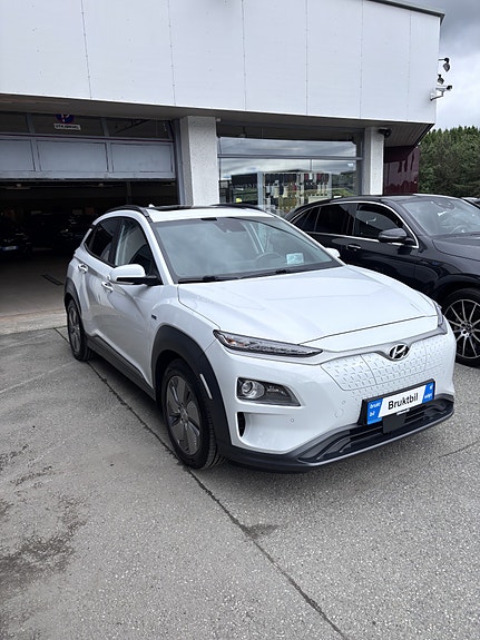 Hyundai Kona 2 of 5