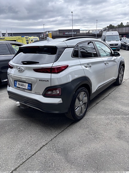 Hyundai Kona 3 of 5