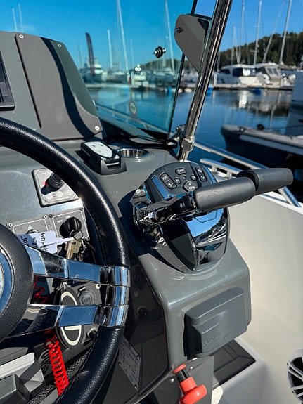Nordkapp Enduro 805 - HighLine+ - TWIN - 2 x Evinrude G2 -200 HO 21 of 29