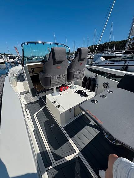 Nordkapp Enduro 805 - HighLine+ - TWIN - 2 x Evinrude G2 -200 HO 9 of 29