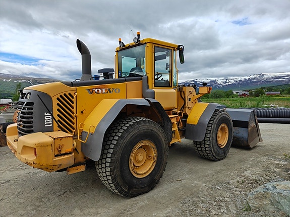 Volvo L120E 3 of 5