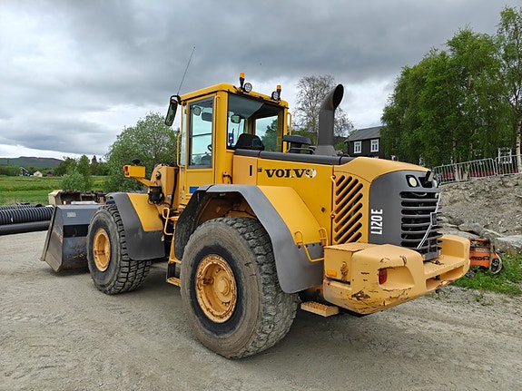 Volvo L120E 4 of 5