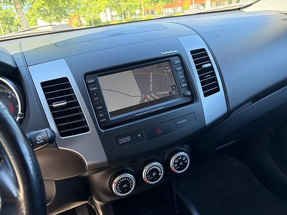Mitsubishi Outlander 19 of 23