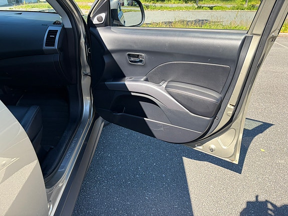 Mitsubishi Outlander 15 of 23