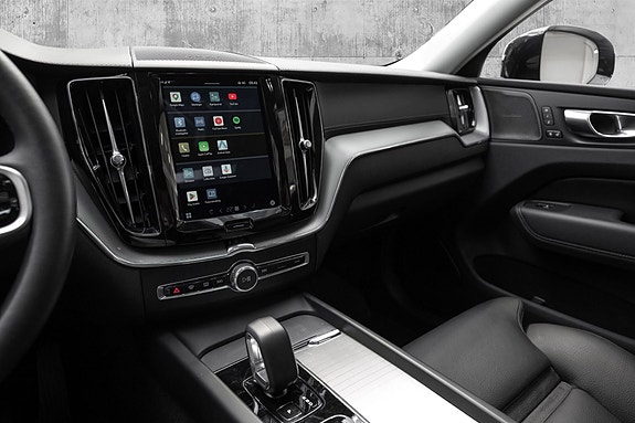 Volvo XC60 11 of 30