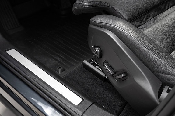 Volvo XC60 17 of 30