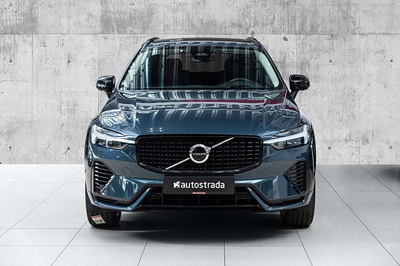 Volvo XC60 2 of 30