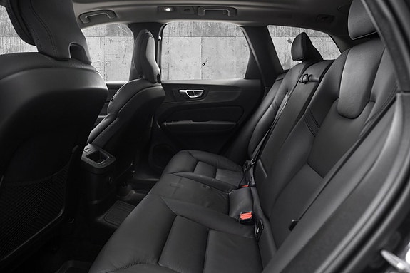 Volvo XC60 18 of 30