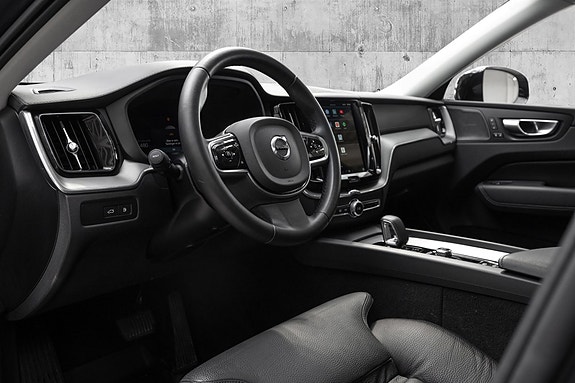 Volvo XC60 16 of 30