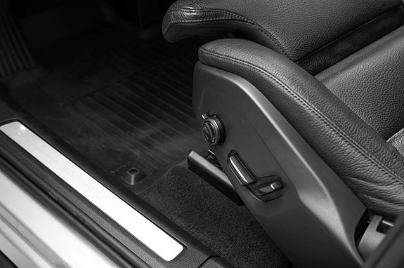 Volvo XC60 17 of 30