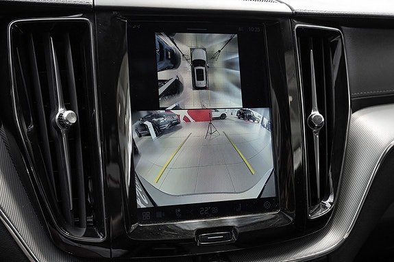 Volvo XC60 12 of 30
