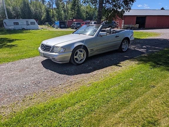 Mercedes-Benz SL500 2 of 5