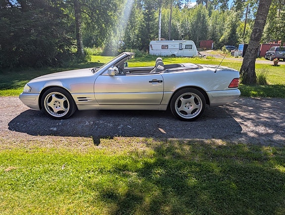 Mercedes-Benz SL500 3 of 5