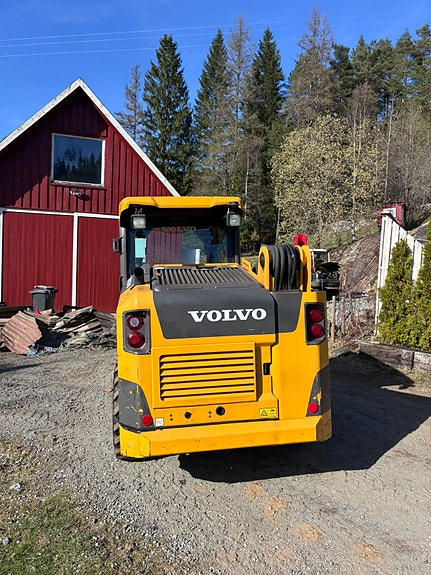 Volvo 2014 2 of 5