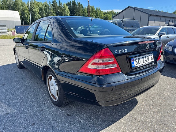 Mercedes-Benz C-Klasse 3 of 5