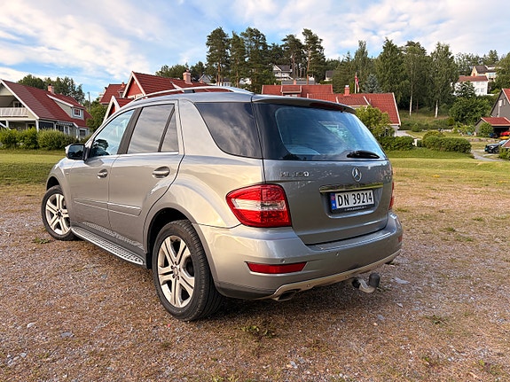 Mercedes-Benz ML350 4 of 30