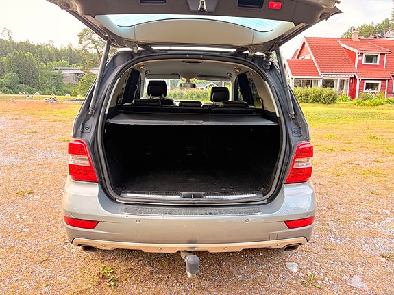 Mercedes-Benz ML350 24 of 30