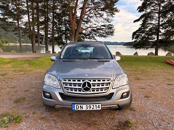 Mercedes-Benz ML350 9 of 30