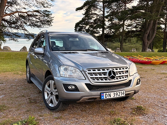 Mercedes-Benz ML350 8 of 30