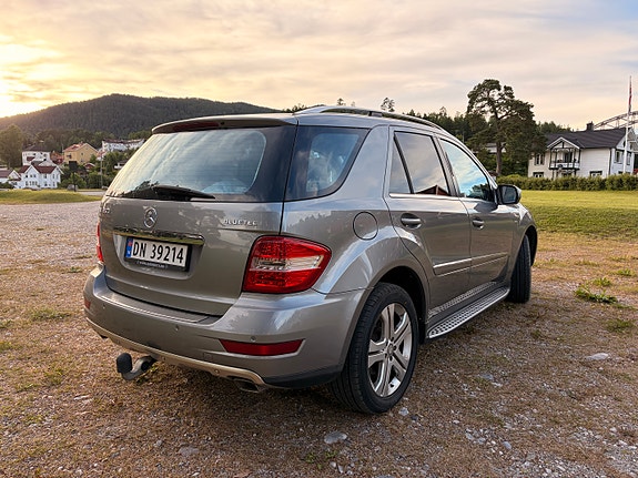 Mercedes-Benz ML350 6 of 30